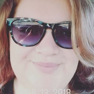 Meet your Posher, Meagan